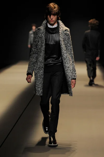 Look 24